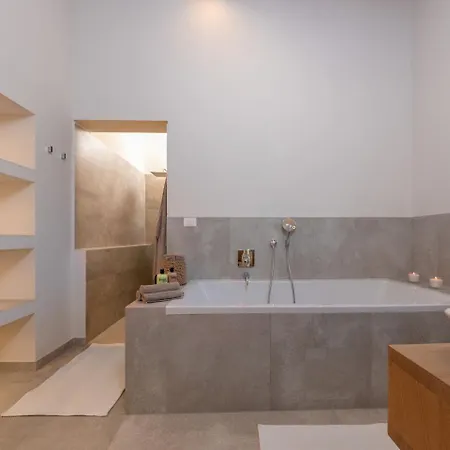 Luxurious Child-friendly With Jacuzzi In Tar