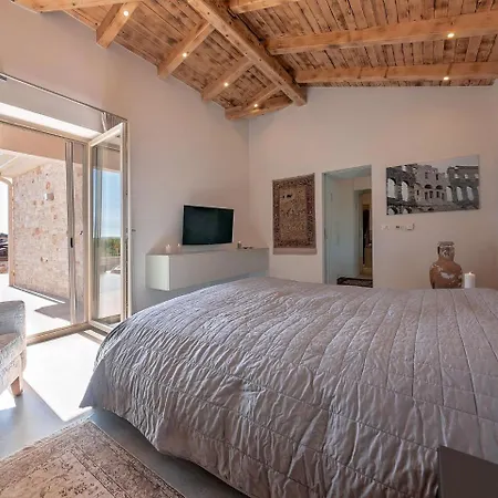 Vila Luxurious Child-friendly With Jacuzzi In Tar Frata