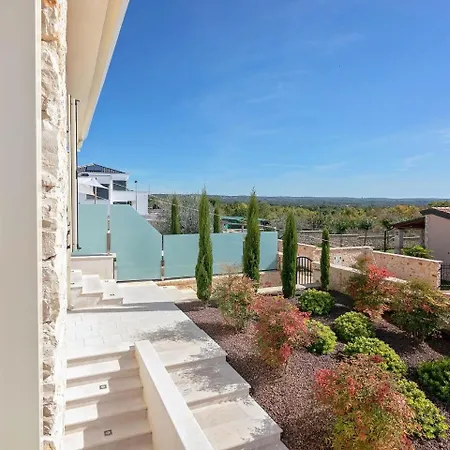 Luxurious Child-friendly With Jacuzzi In Tar *