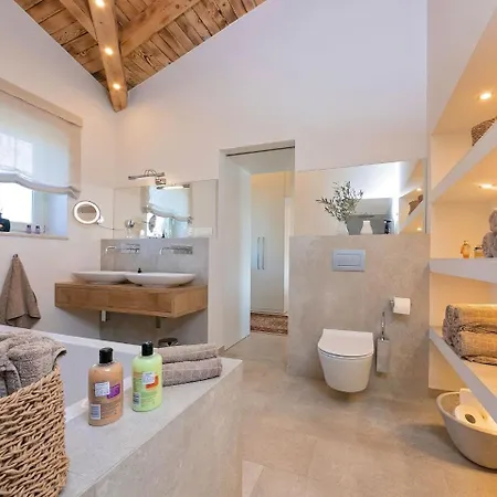Luxurious Child-friendly With Jacuzzi In Tar Frata