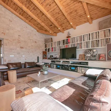 Luxurious Child-friendly With Jacuzzi In Tar Vila *