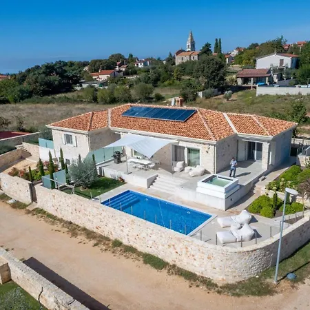 Luxurious Child-friendly With Jacuzzi In Tar * Frata